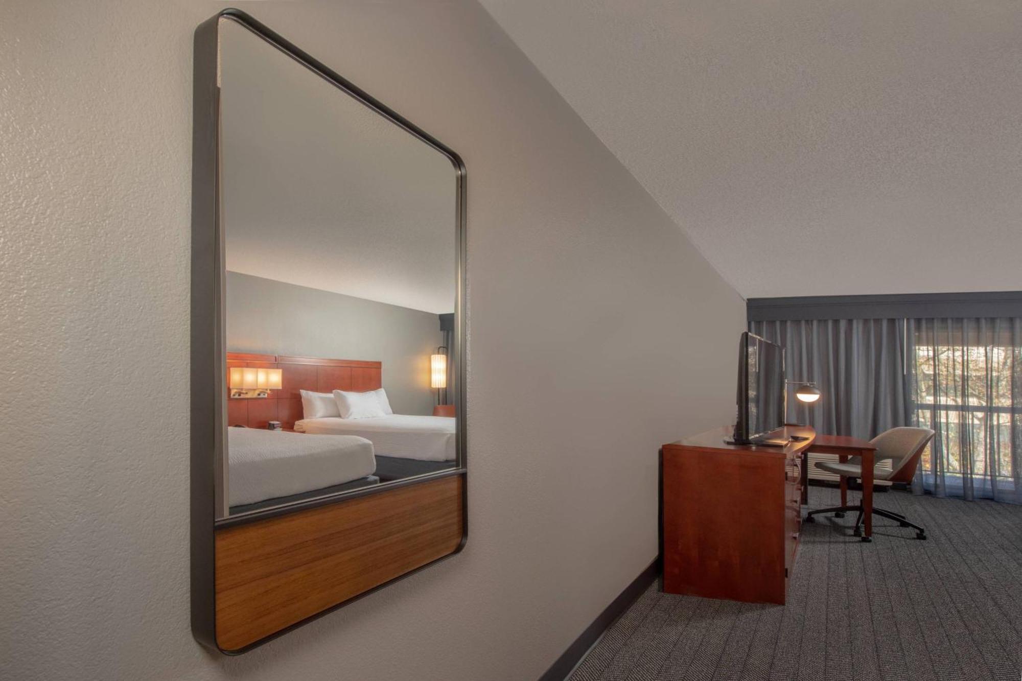Courtyard By Marriott Frederick Exterior foto